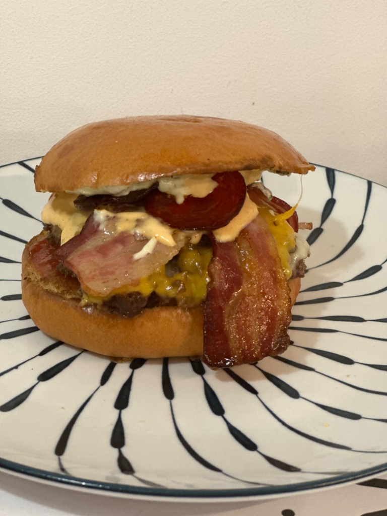 Carta de Restaurantes en Villajoyosa, Hamburguesería B&B l’Arsenal, Hamburguesa mama mia