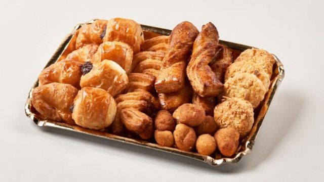 Carta de Restaurantes en Vitoria-Gasteiz, Artepan, Bandeja surtida de croissant mini, napolitana choco mini, lacitos, mariposas, mantecadas y rosquillitas