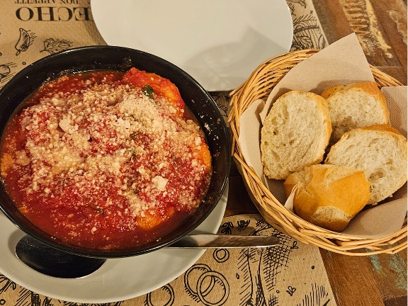 Carta de Restaurantes en Vitoria-Gasteiz, Dottor Pizza, Albondigas caseras