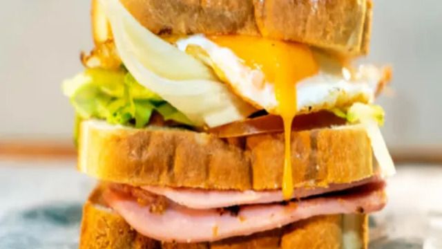 Menu of Restaurants in Vitoria-Gasteiz, London Café Vitoria, 2. Sándwich de lomo