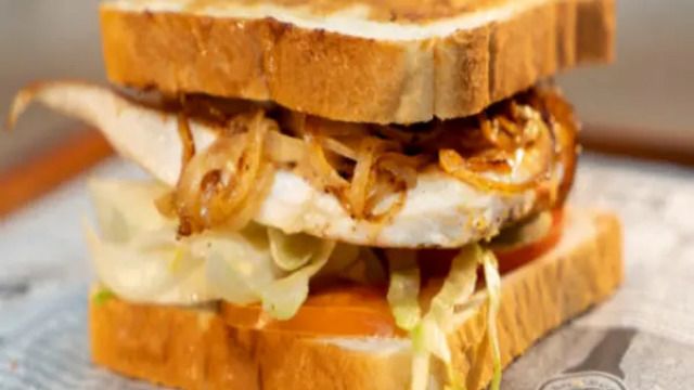 Menu of Restaurants in Vitoria-Gasteiz, London Café Vitoria, 7. Sándwich vegetal de pollo