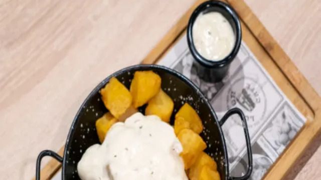 Menu of Restaurants in Vitoria-Gasteiz, London Café Vitoria, Patatas Ali-Oli