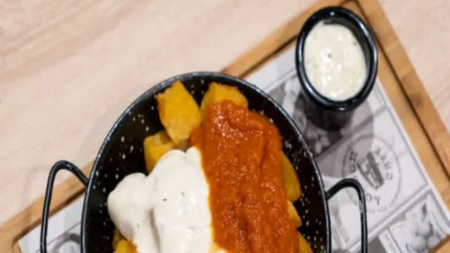 Menu of Restaurants in Vitoria-Gasteiz, London Café Vitoria, Patatas Braviolis