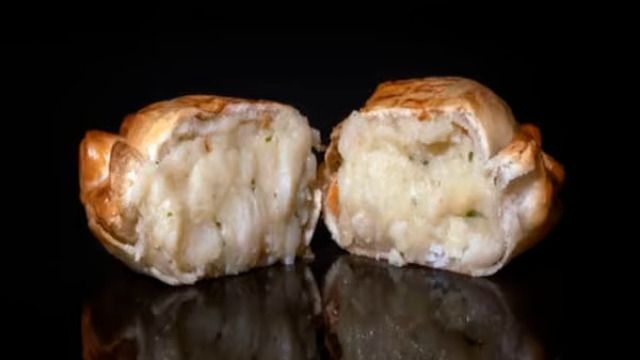 Menu of Restaurants in Vitoria-Gasteiz, Panaditas, Panadita Brandada de Bacalao 