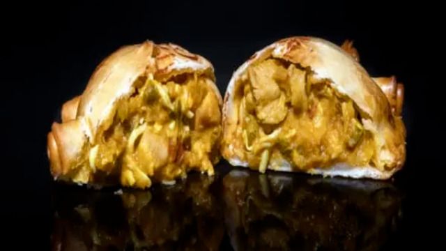 Menu of Restaurants in Vitoria-Gasteiz, Panaditas, Panadita de Pollo al Curry 