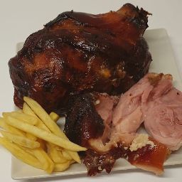 Carta de Restaurantes en Vitoria-Gasteiz, Pollo Bueno, Codillo asado grande