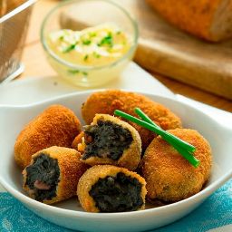 Carta de Restaurantes en Vitoria-Gasteiz, Pollo Bueno, Croquetas de chipirones