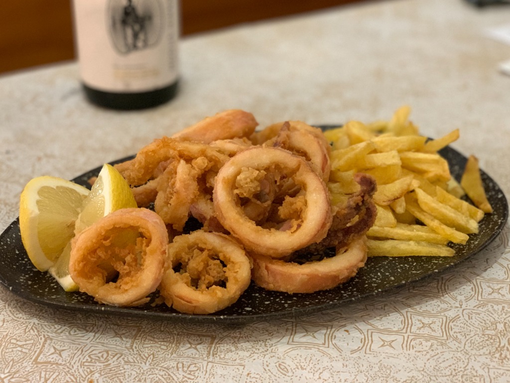 Menu of Restaurants in Viveiro, Mesón Enxebre, Calamares de la ría
