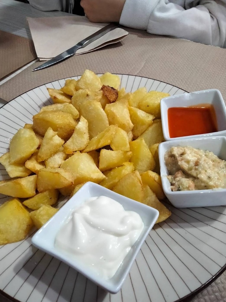 Carta de Restaurantes en Zaragoza, Bar La Trobada, Bravas