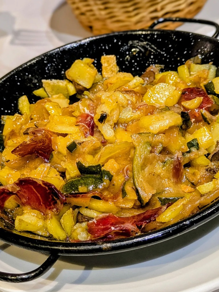 Menu of Restaurants in Zaragoza, Café MECCANO Gastrobar., Huevos Charly