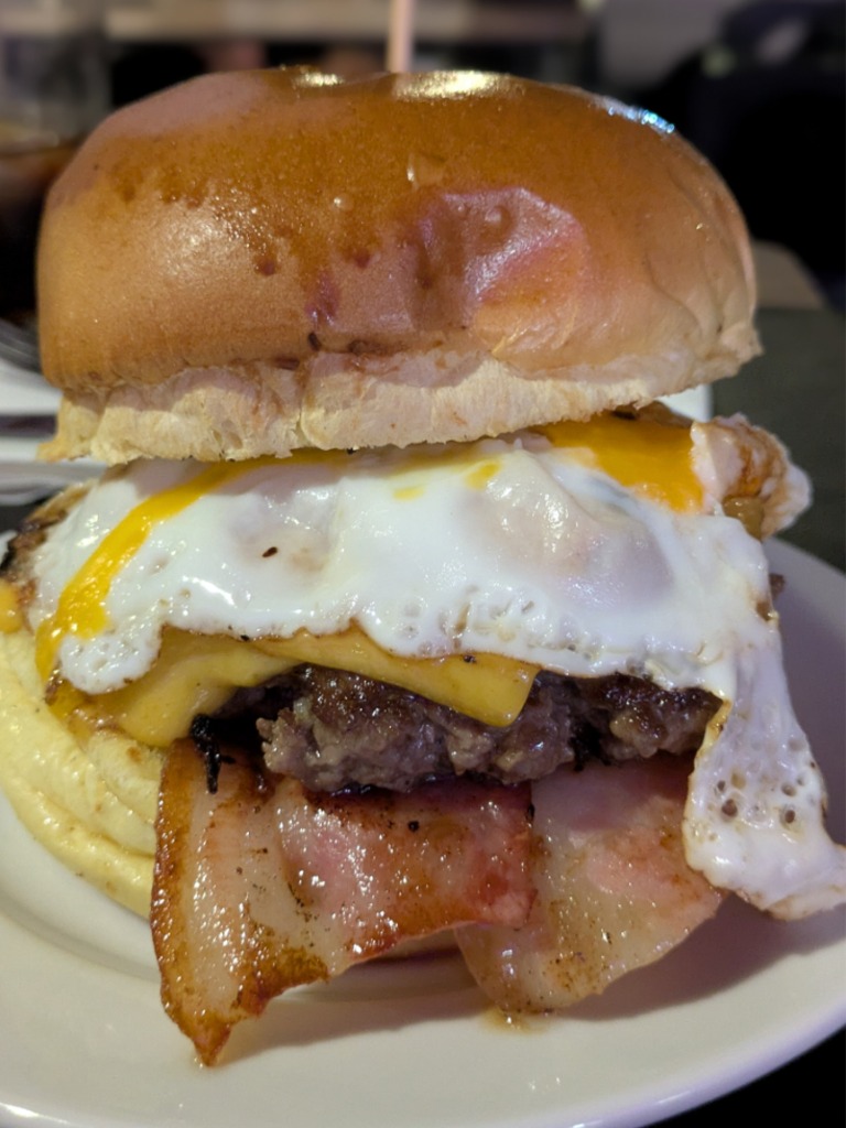 Menu of Restaurants in Zaragoza, Cafeteria Charela, Hamburguesa de buey con bacon
