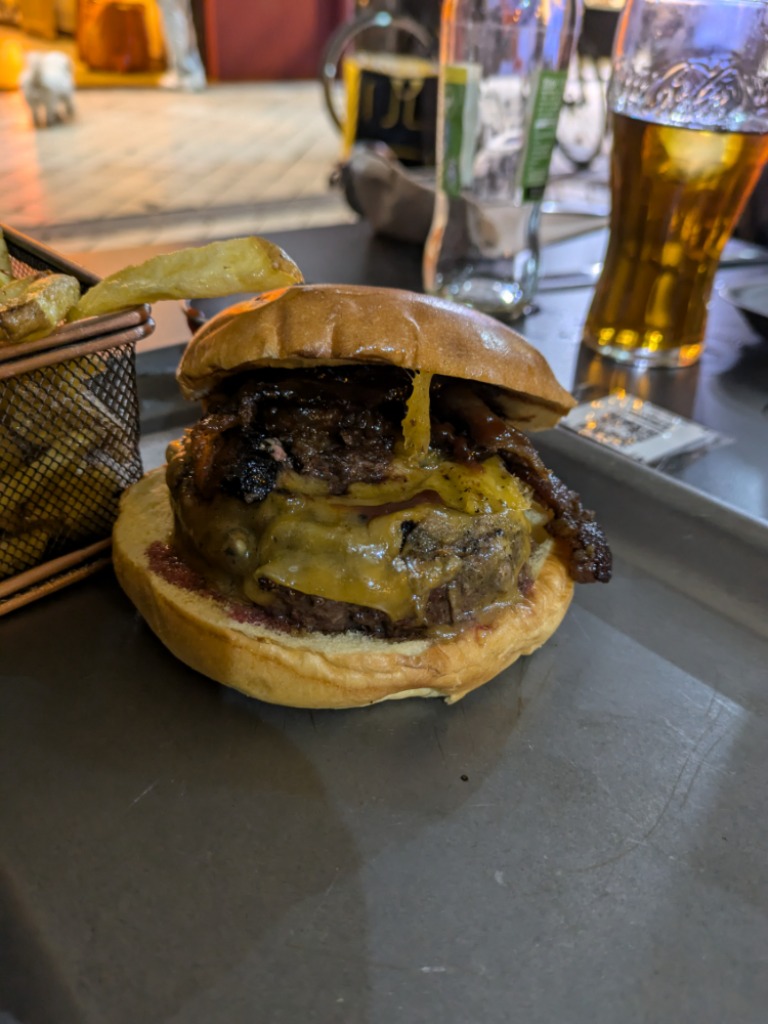 Gastronomy recommendation in Zaragoza: Bacon Juancheeseburger