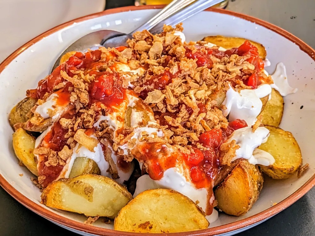 Carta de Restaurantes en Zaragoza, Parrilla Albarracin, Papas bravas