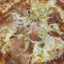 Carta de Restaurantes en Zaragoza, Pizza  Negra, Pizza de 4 Quesos Argentina