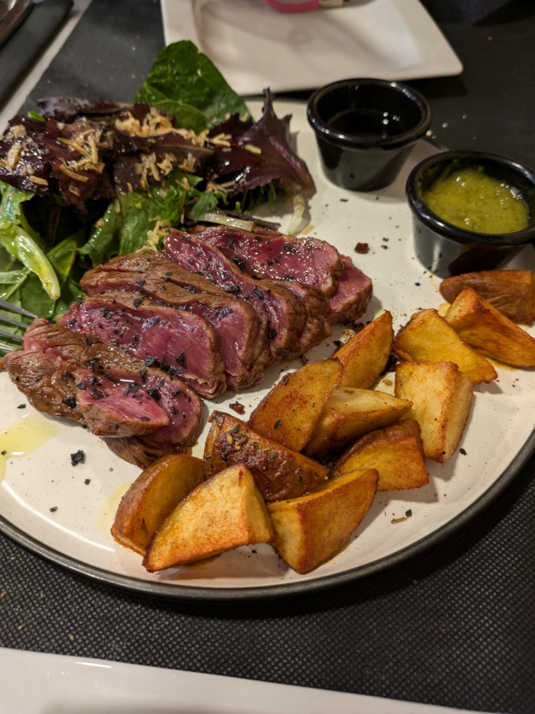 Menu of Restaurants in Zaragoza, Restaurante El Descorche, Tataki de chuleta de vaca de la Finca