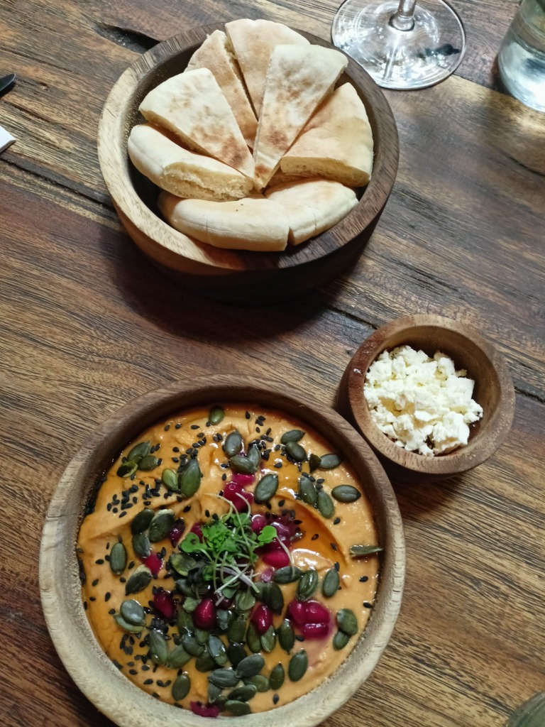 Carta de Restaurantes en Zaragoza, Restaurante Voltereta, Hummus Maui
