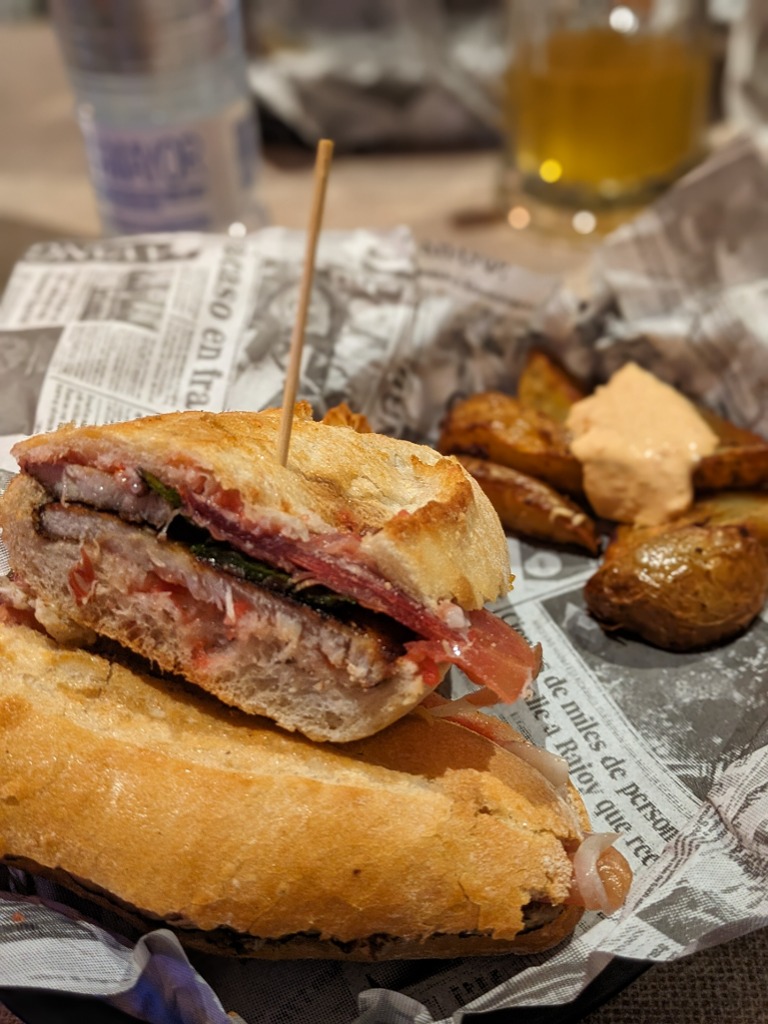 Carta de Restaurantes en Zaragoza, Singularis Bocateria, Broaster
