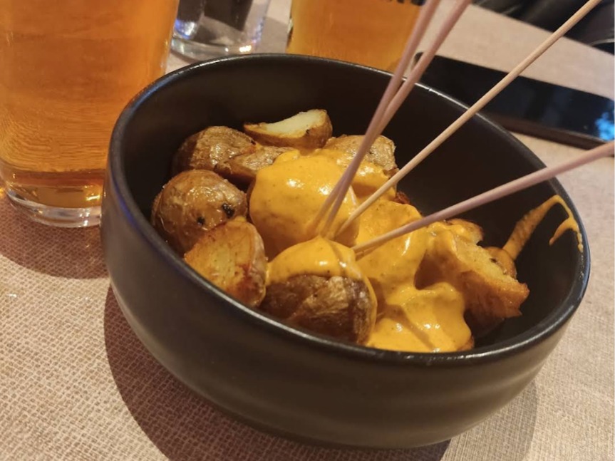 Carta de Restaurantes en Zaragoza, Singularis Bocateria, Papas bravas