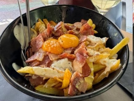 Carta de Restaurantes en Zaragoza, Smooth Restaurante | Zaragoza, Huevos rotos Con bacón salsa ranch