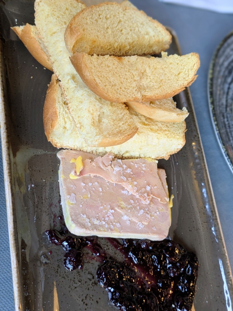 Menu of Restaurants in Zaragoza, Willows | Restaurante en Getxo, Foie micuit, arándanos y brioche tostado