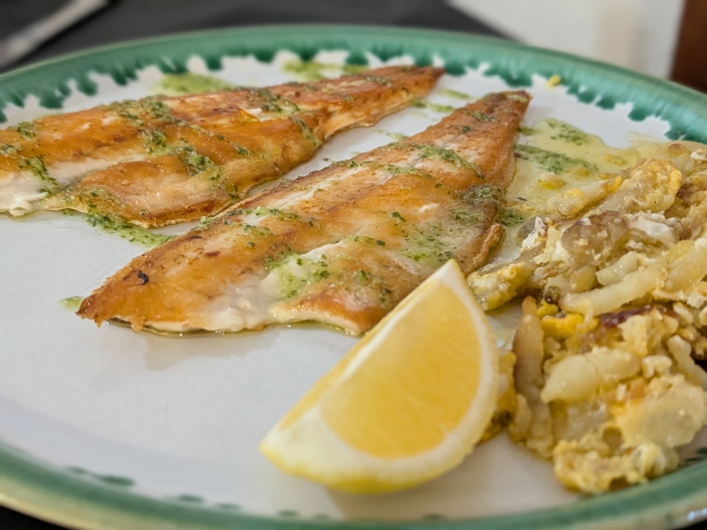 Gastronomy recommendation in Zarra: Lubina a la plancha