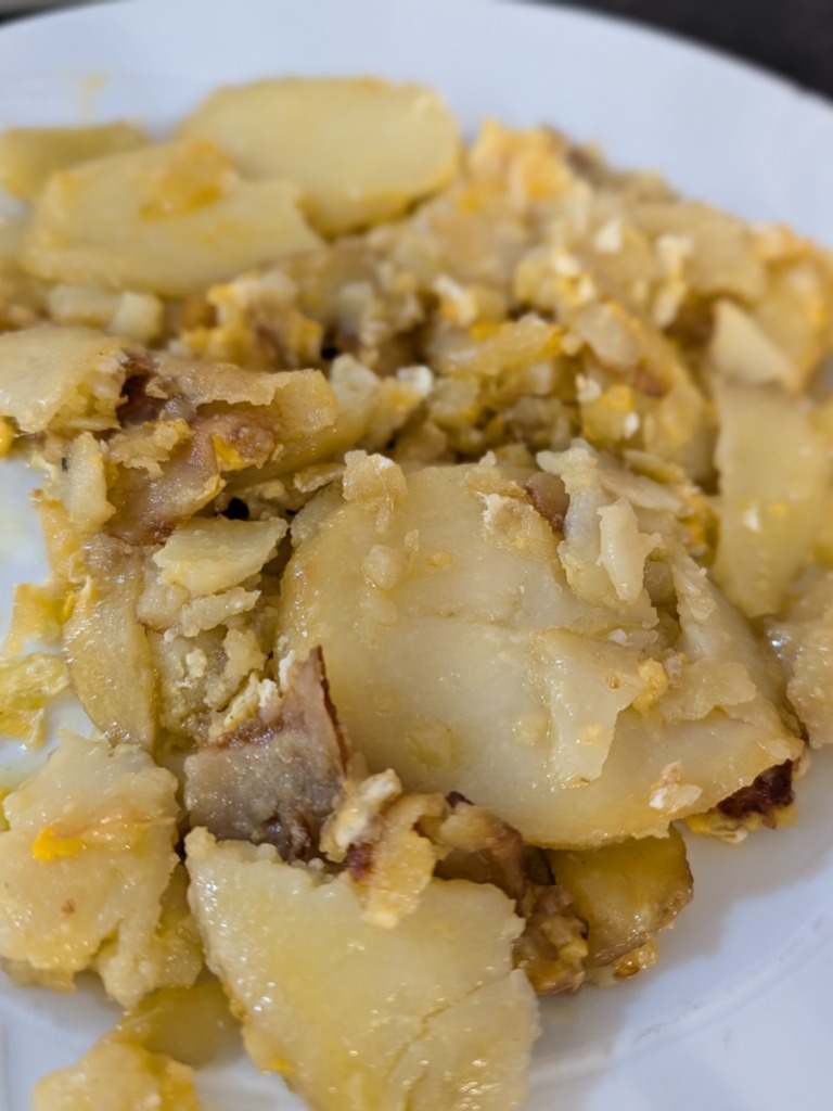 Gastronomy recommendation in Zarra: Patatas a lo pobre