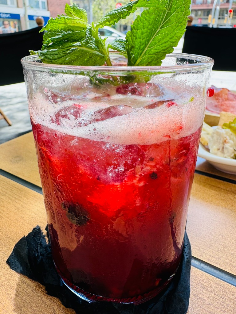 Carta de Vermuterías en Barcelona, V de Vermut, Slo-Mo
